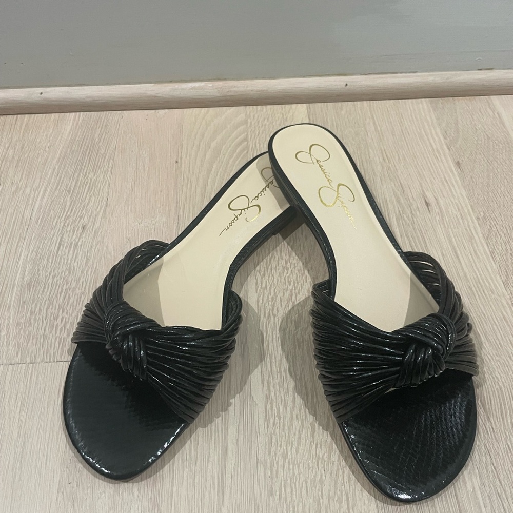 Jessica Simpson Knot Slide
